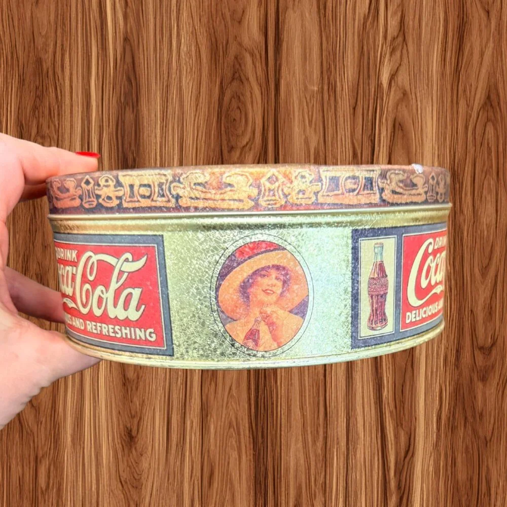Vintage Collectible‎ Round Advertising Coca-Cola Tin